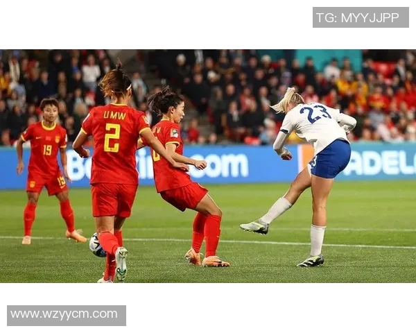 中国B队迎战英格兰强队挑战赛展现年轻球员风采与实力对决